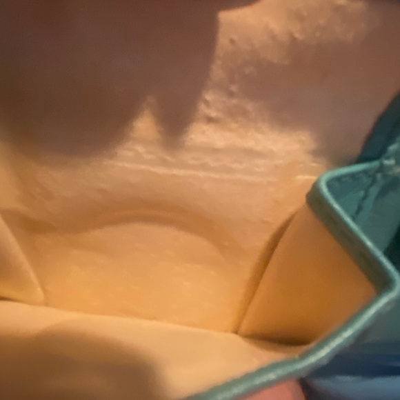 Marc Jacob’s.  Teal wallet.Genuine  leather Lots of compartments. 💎 - Picture 10 of 11